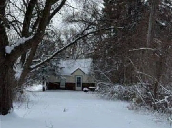 26950 Kuchenmeister St, Chesterfield, MI 48051