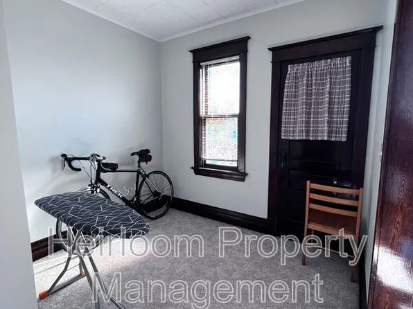 17 E 6th St Unit 2, Duluth, MN 55805