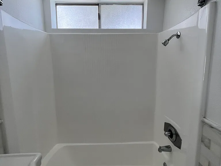 622 S Barrington Ave #301 — Photo 36