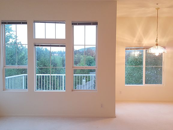 4th image of 5208 236th Pl SE #213
