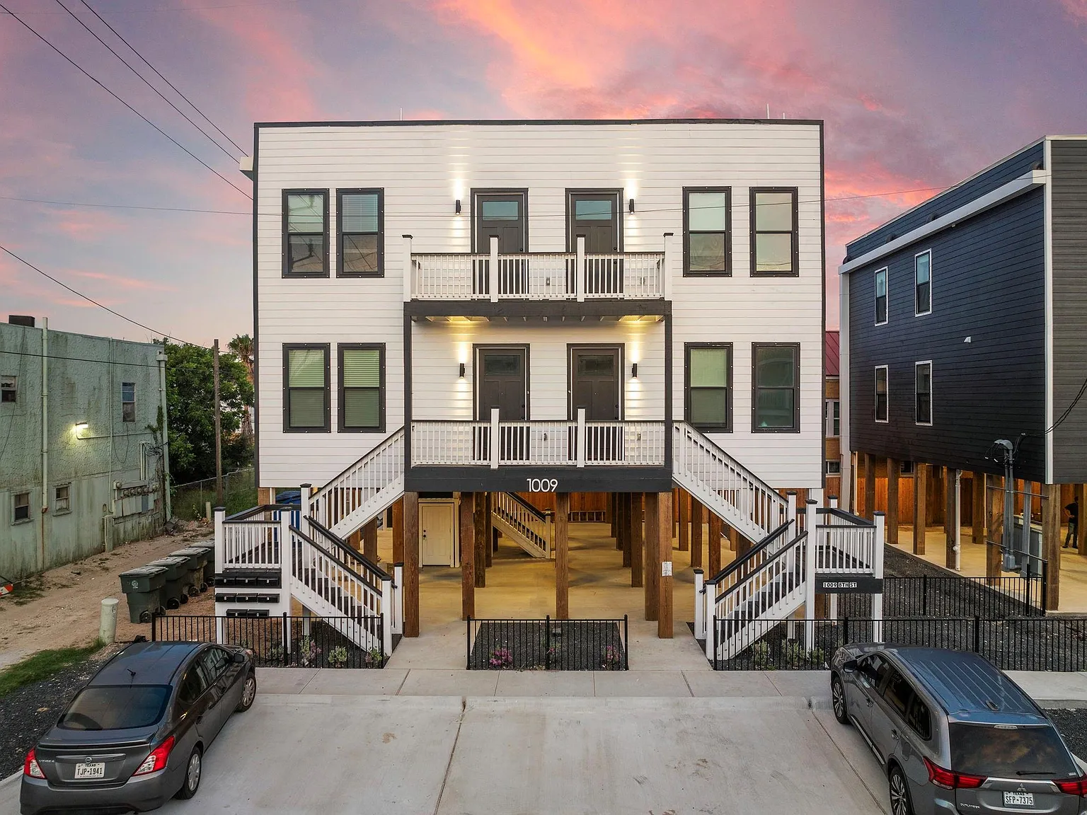 2 bed, 1.0 bath, 425 sqft, $1,375 — Photo 1