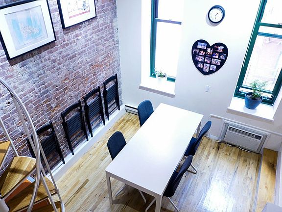 3rd image of 15 Waverly Pl #2Z