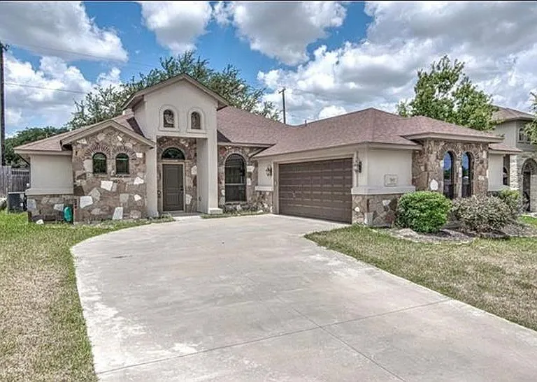 7107 Andalucia Ln — Photo 2