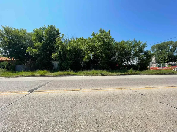 1130 Madison St, Beaver Dam, WI 53916