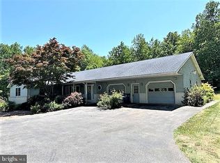 7958 Gnatstown Rd, Hanover, PA 17331