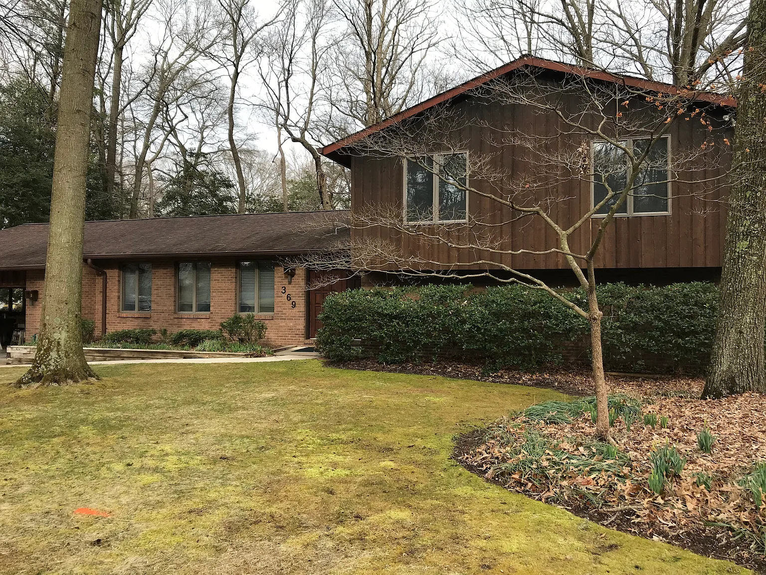369 Stonehouse Dr photo 1