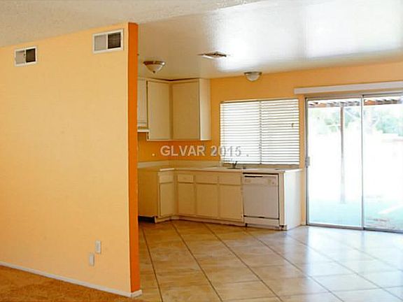 3rd image of 4712 Knollwood Dr