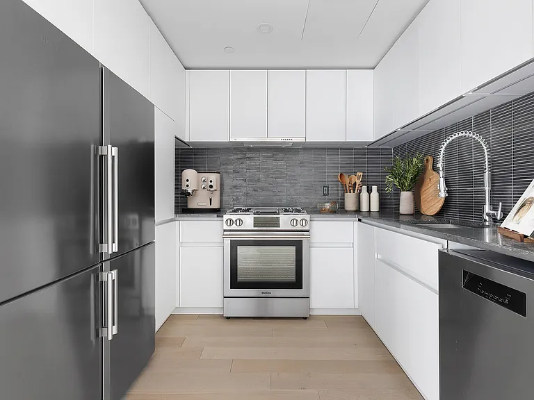 305 Union Ave #2C — Photo 7