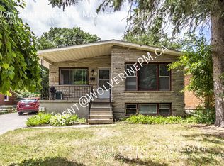 10 Cardill Cres #A4, Waterloo, ON N2L 3Y6