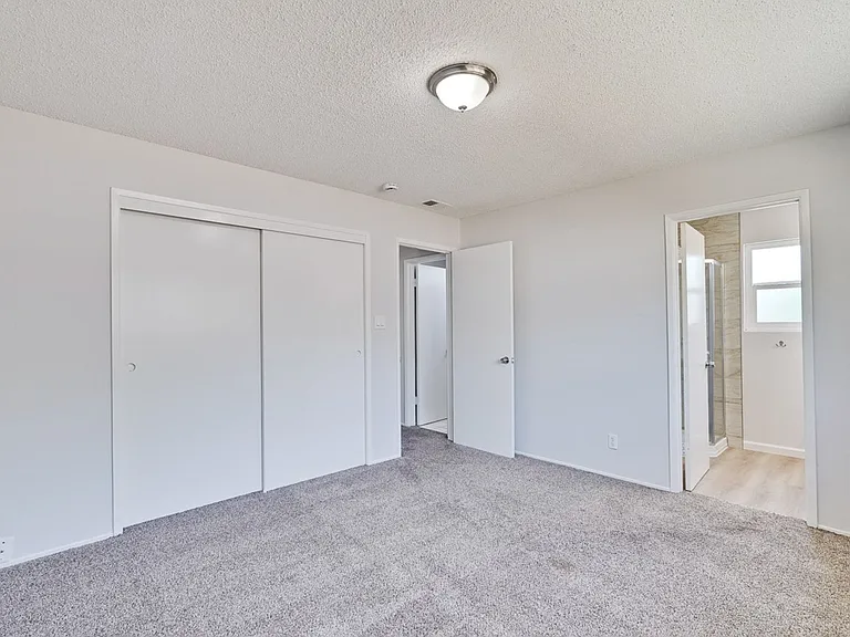 6063 Pineland Ave — Photo 36
