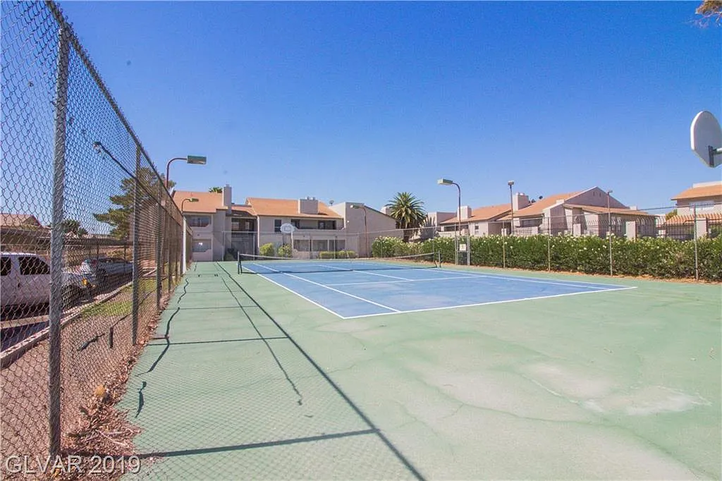 1 bed, 1.5 bath, 862 sqft, $1,100 — Photo 3