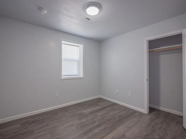 123 N Main St — Photo 8