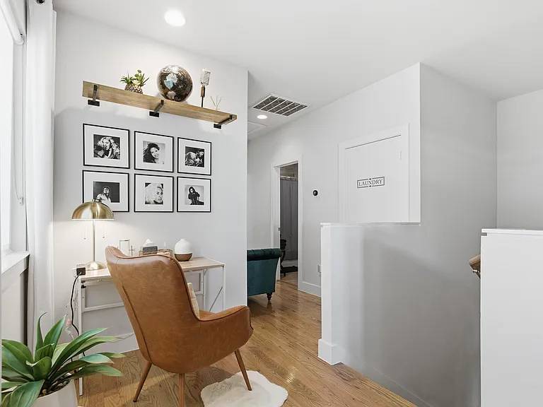 Nichols St — Photo 18