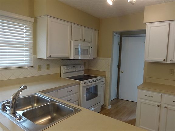 5th image of 7352 Oakmeadows Dr