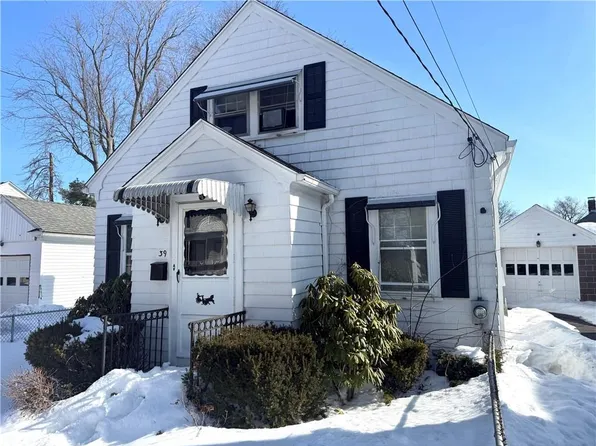 39 Hillview Ave, Providence, RI 02908