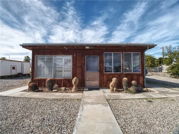 3431 Thermal Pl, Thermal, CA 92274