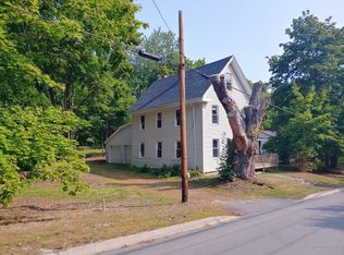 26 Island Ave, Orono, ME 04473