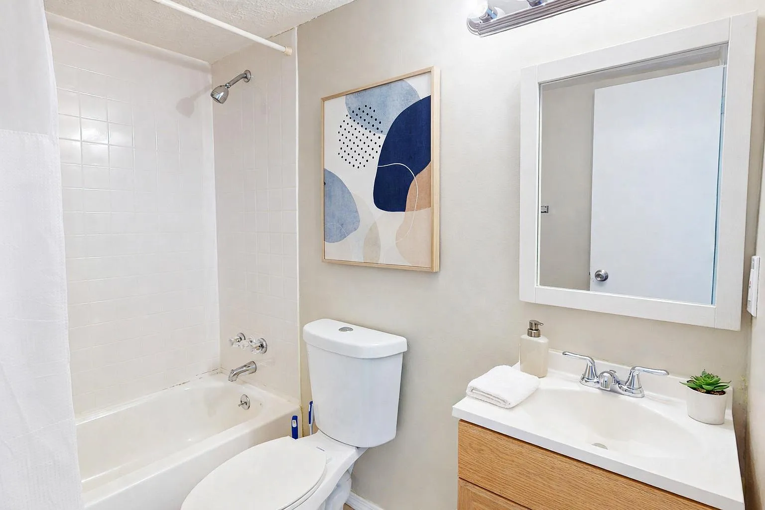4 bed, 3.0 bath, 1792 sqft, $689 — Photo 4