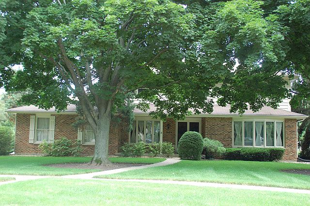 1st image of 804 Paradise Ln