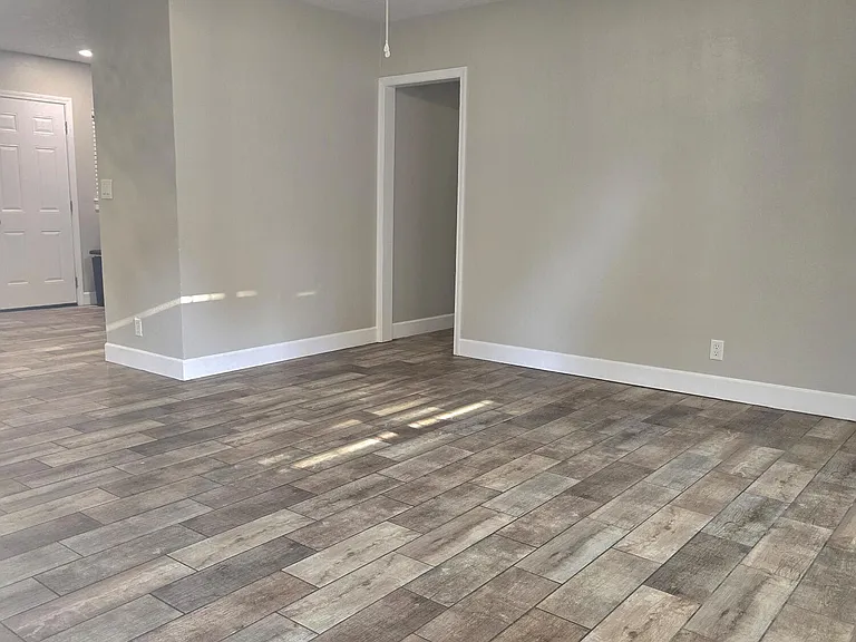 615 Luna Ct — Photo 38