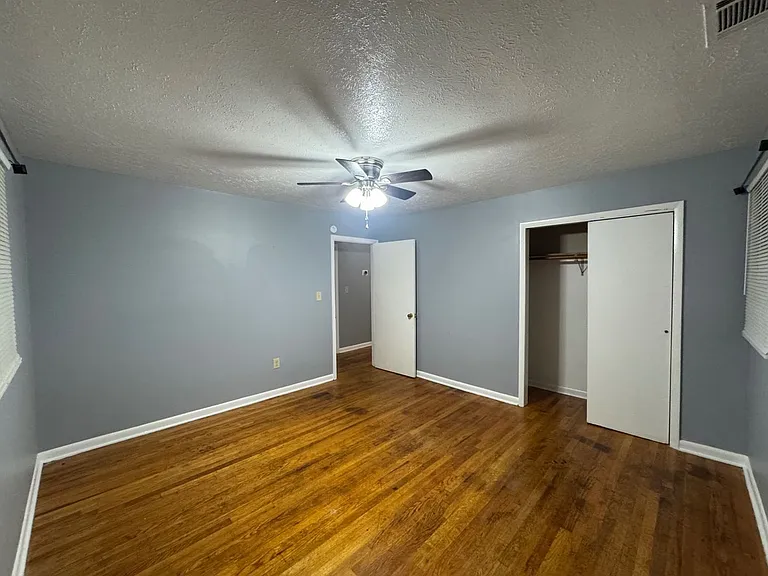 324 Race St — Photo 6