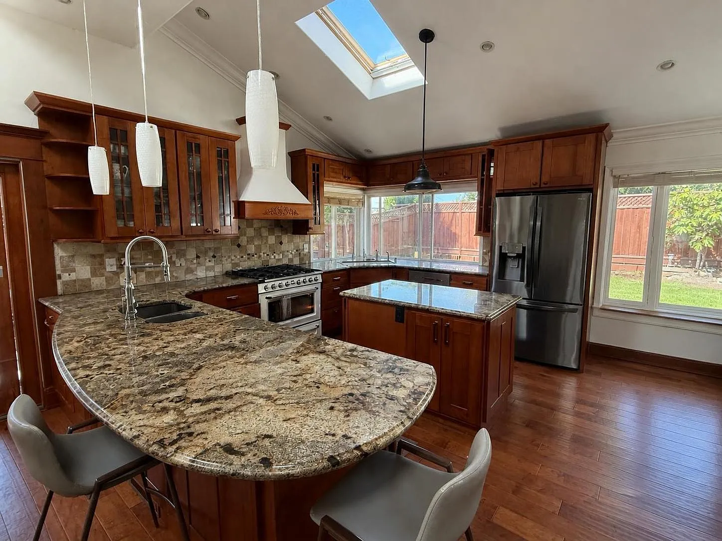 4 bed, 1785 sqft, $4,995 — Photo 4