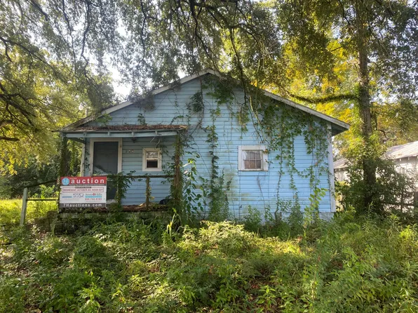 124 Augusta Ave, Thomasville, GA 31792