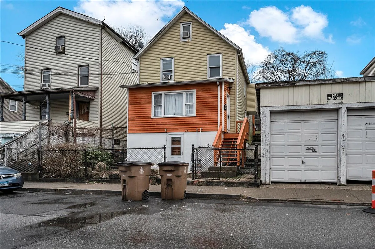 24 Rose Park Avenue - 2 — Photo 3