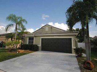 9881 Red Heart Ln, Fort Lauderdale, FL 33321