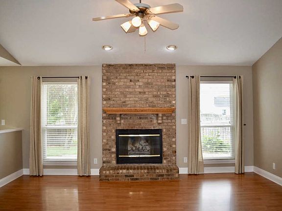 2nd image of 508 Crockett Ct