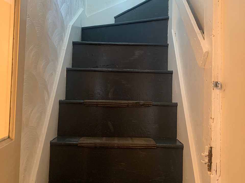 1st image of 252 Putnam Ave #3