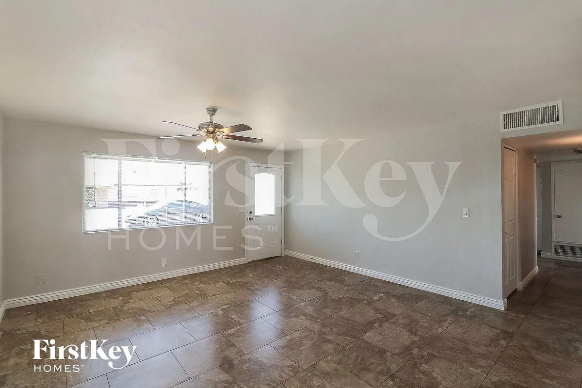 Building Photo - 3301 W Windrose Dr