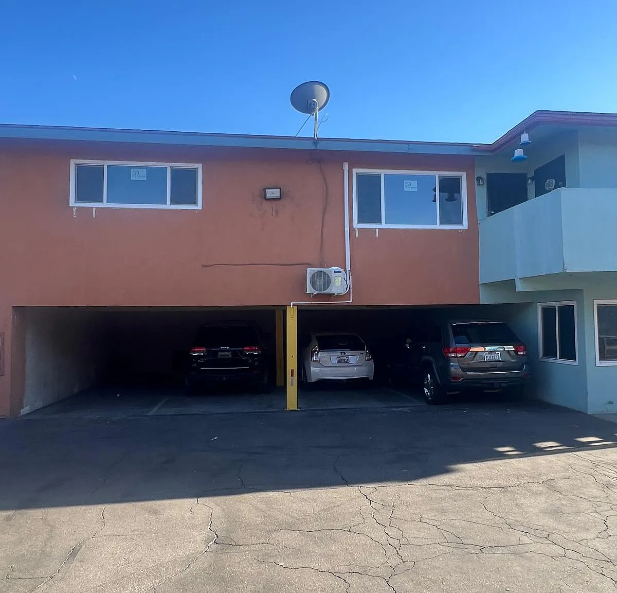 2 bed, 800 sqft, $2,200 — Photo 3