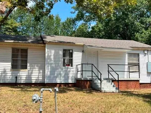 911 Wilson St, Henderson, TX 75652