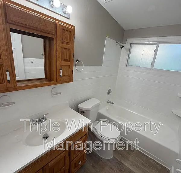 835 Bobbins Ln — Photo 24