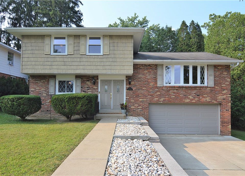 1st image of 5 Holly Dr