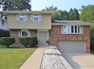 5 Holly Dr, Greensburg, PA 15601