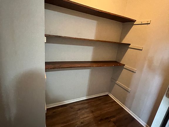 5th image of 2020 Stonewall Ct #4