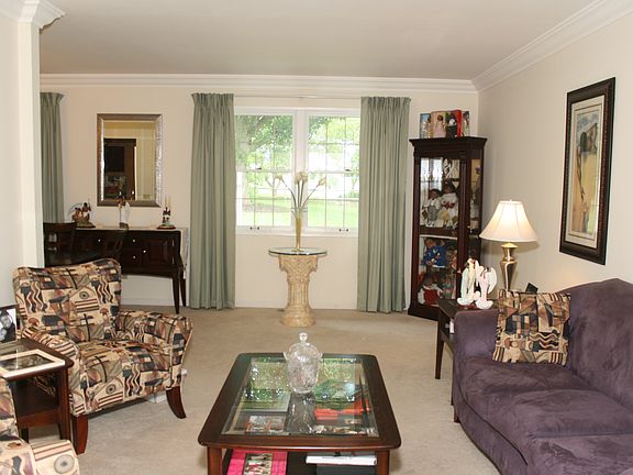 4th image of 1870 Edgewater Dr