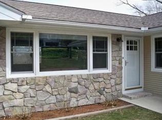 5 Chestnut Hill Rd, Wilbraham, MA 01095