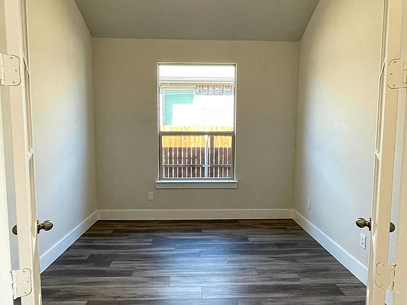 4th image of 1829 Everglades Dr