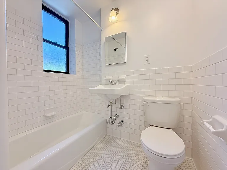 437 W 44th St #2FW — Photo 11