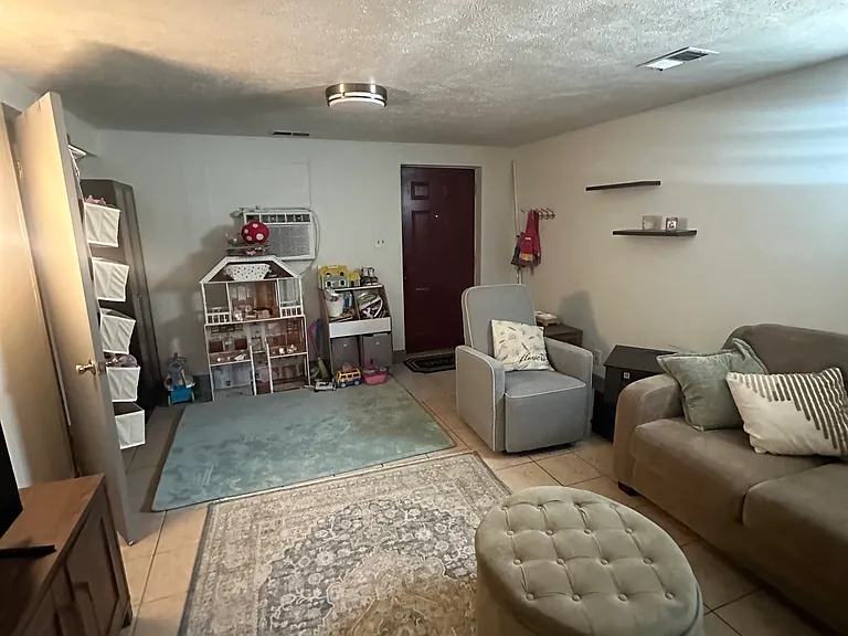 623 S 33rd St #3 — Photo 16
