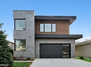 5253 Fargo Ave, Skokie, IL 60077