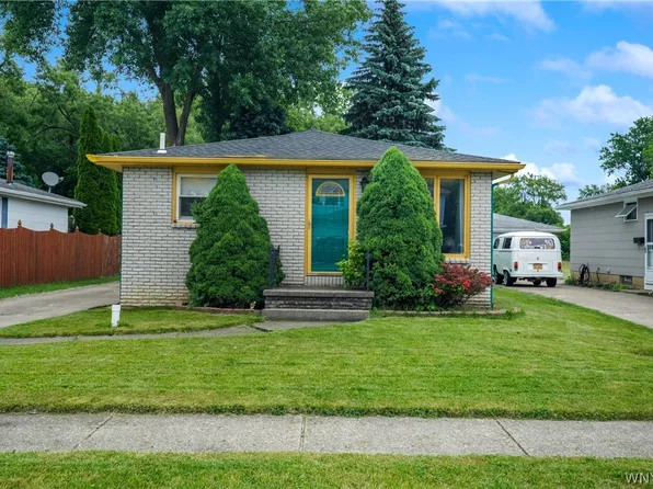 49 Polish Pl, Buffalo, NY 14210