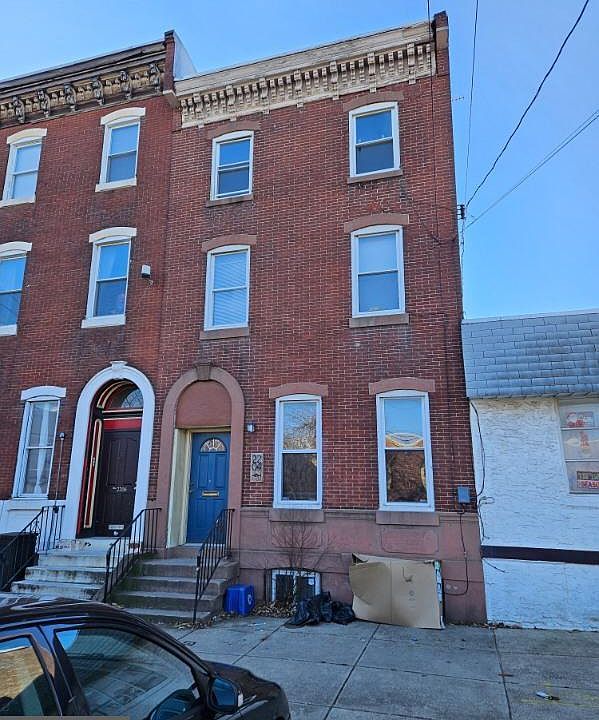 1st image of 2204 E York St