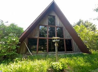 731 W Hlavka Rd, Maple City, MI 49664