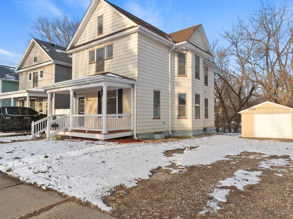 1405 Mulberry Ave, Muscatine, IA 52761