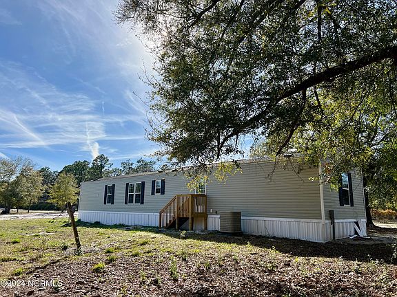 4th image of 3377 Sandy Hills Drive NE