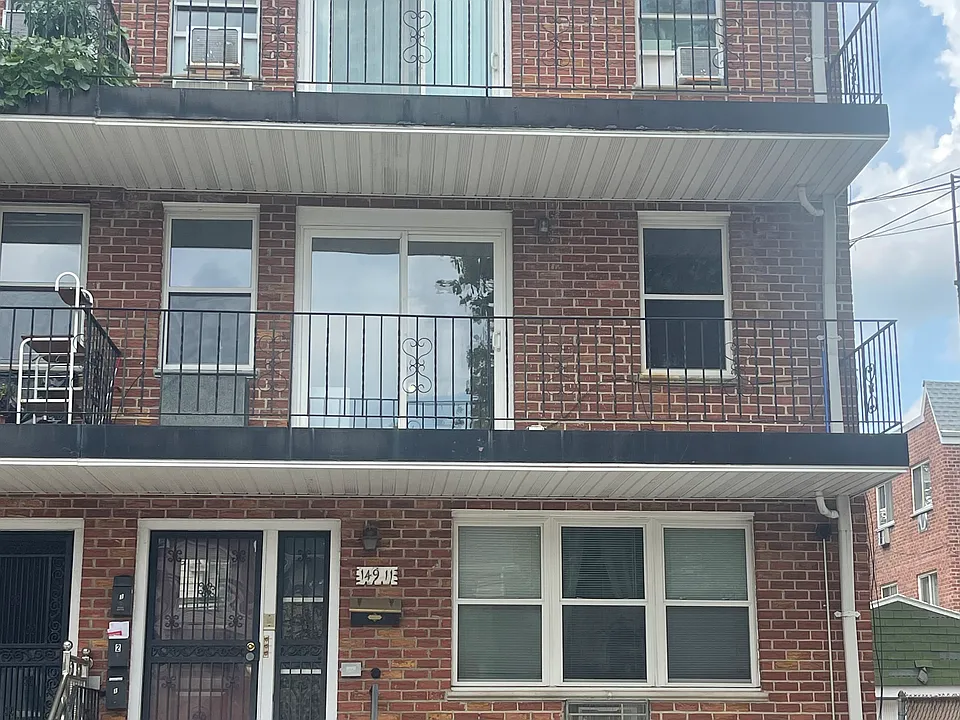 14911 Roosevelt Ave #2